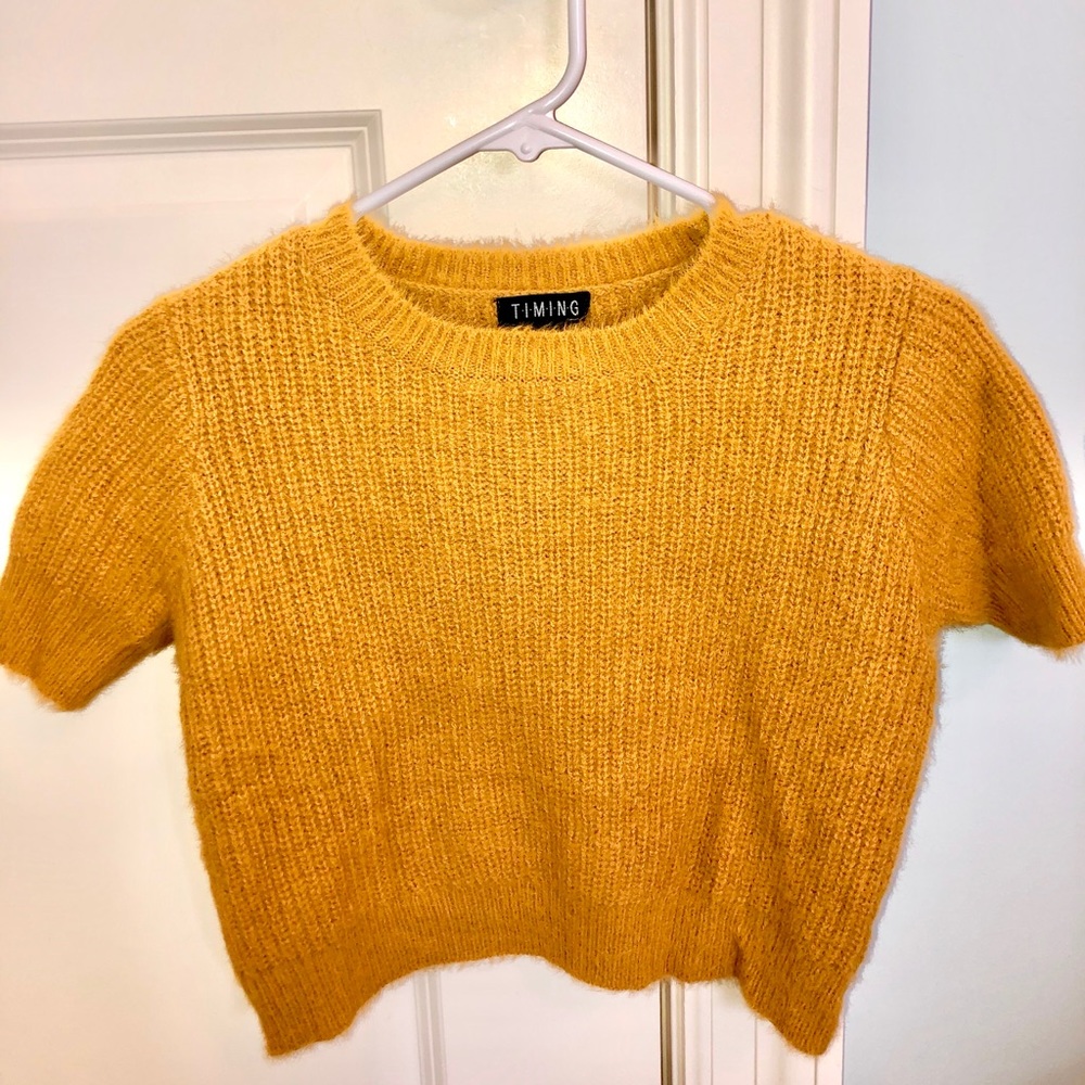Timing Sweater-Material Crop